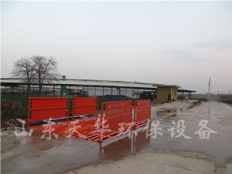 點(diǎn)擊查看詳細(xì)信息<br>標(biāo)題：中鐵建3.7*5標(biāo)準(zhǔn)洗車機(jī)案例 閱讀次數(shù)：2844